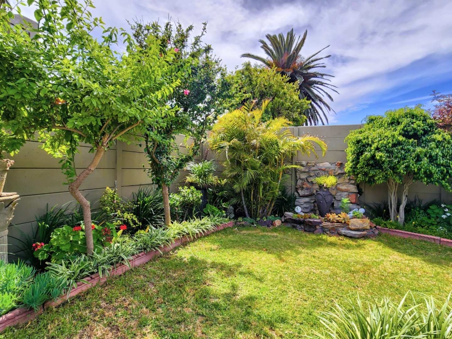 3 Bedroom Property for Sale in Waves Edge Western Cape